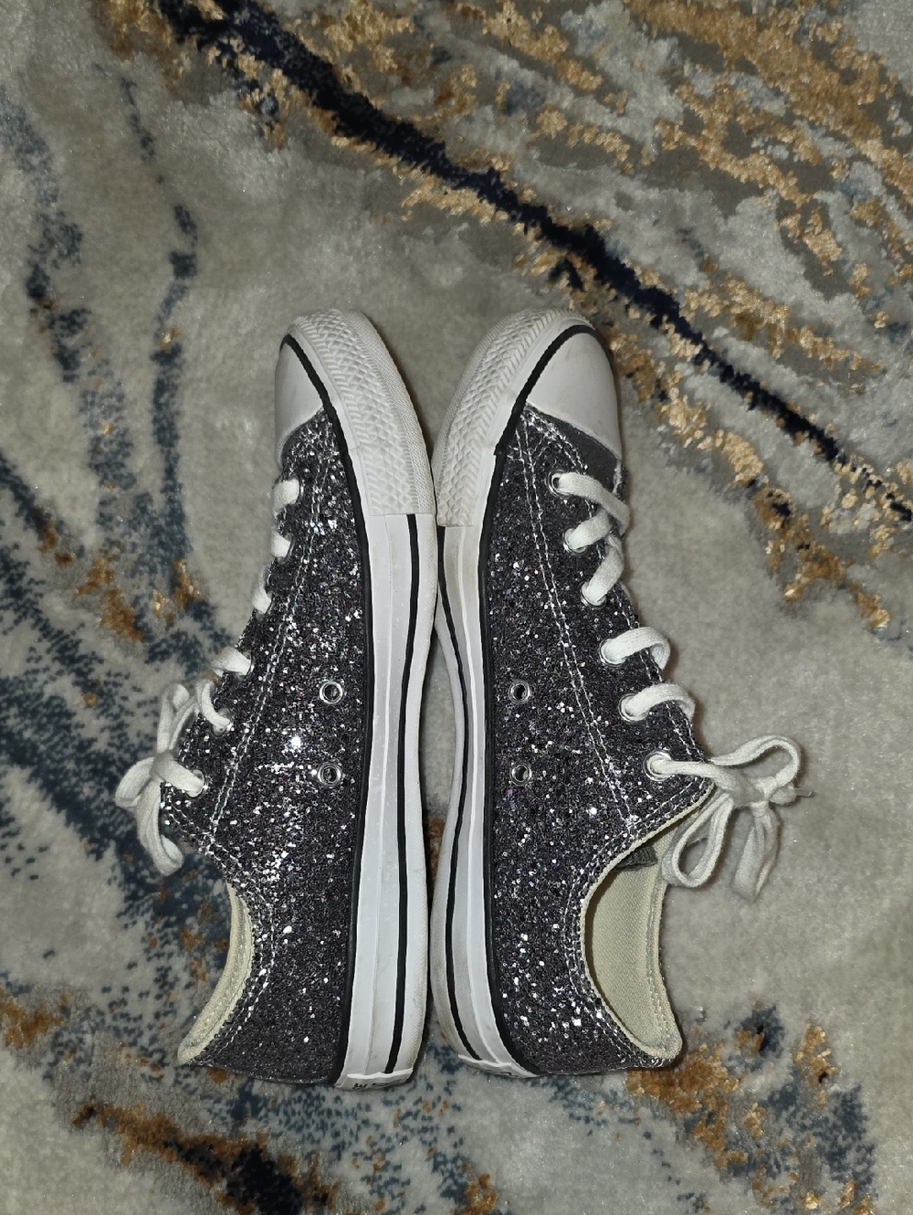 Converse Low Top Glitter Sneaker - Silver and White usa size 9 - Picture 8 of 14